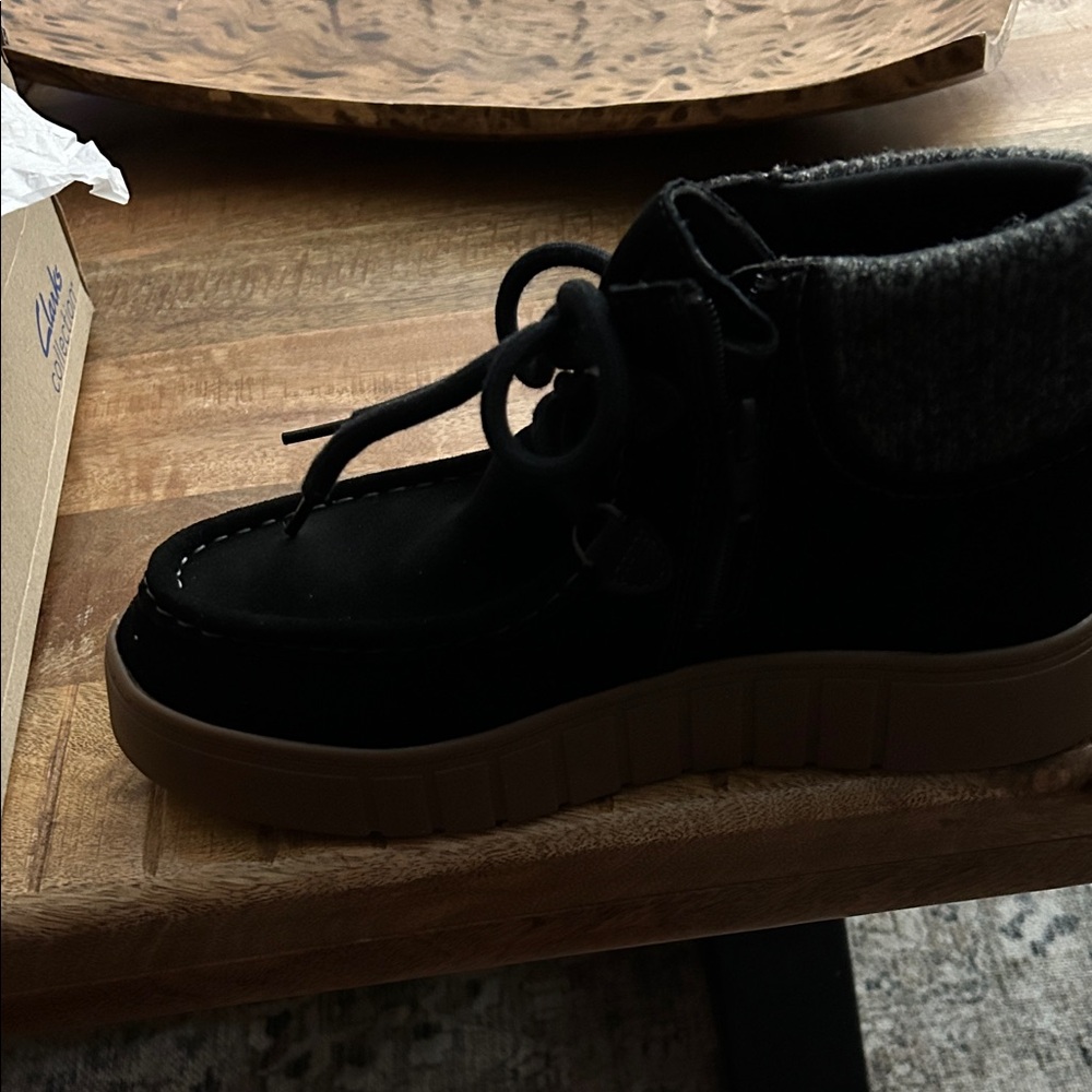 brand new clark booties